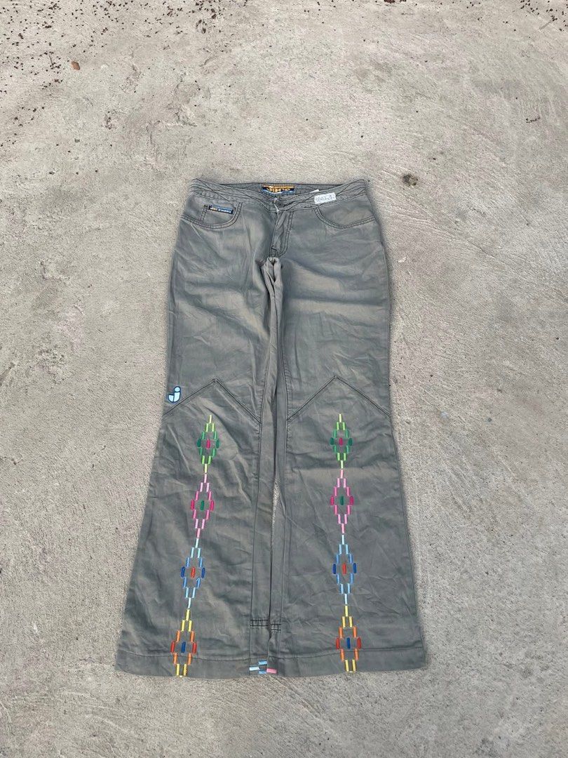 Jnco Jeans Embroidered Flare Pants (Category: Jeans) located in San Pablo. Submitted by vtg.fndsnsell (Listing ID 1426636185, Image 1). Description: W:30 L: 38.