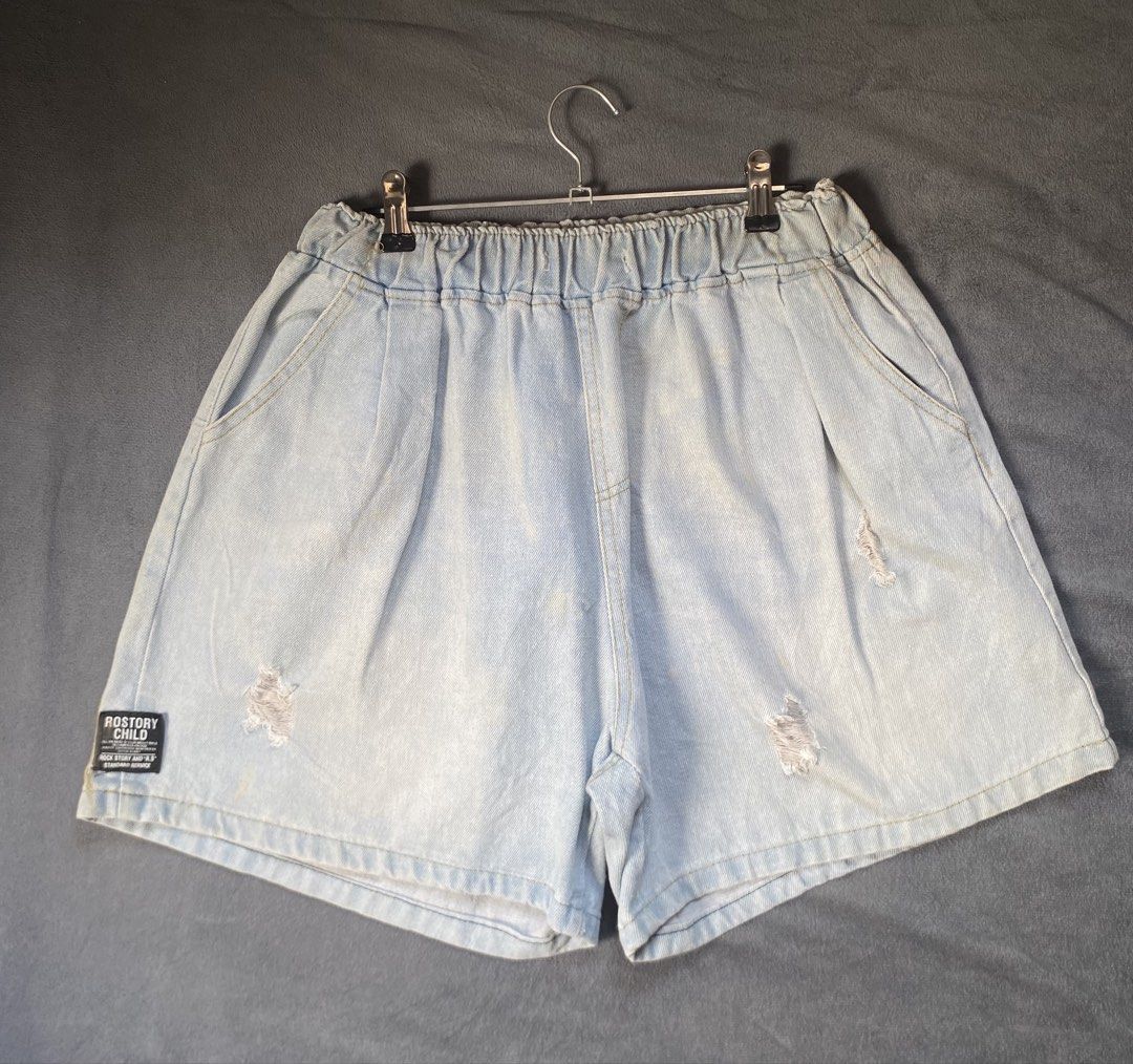 Light Blue Denim Shorts Size 30-32 (Category: Shorts) located in Mamburao. Submitted by marieac (Listing ID 1426646600, Image 1). Description: - Light blue denim shorts - Size 30-32 - Distressed design - Elastic waistband - Comfortable fit.