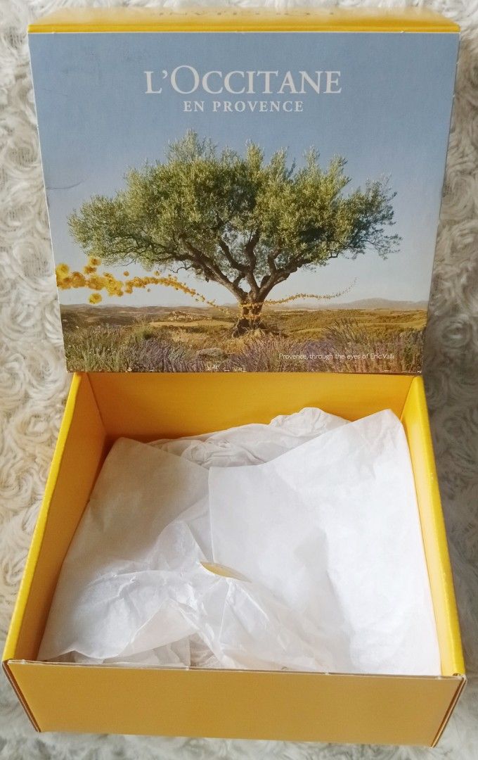L'Occitane Gift Box (Category: Face Care) located in Antipolo. Submitted by legoninos.legoninas (Listing ID 1426610031, Image 2). Description: gift box.