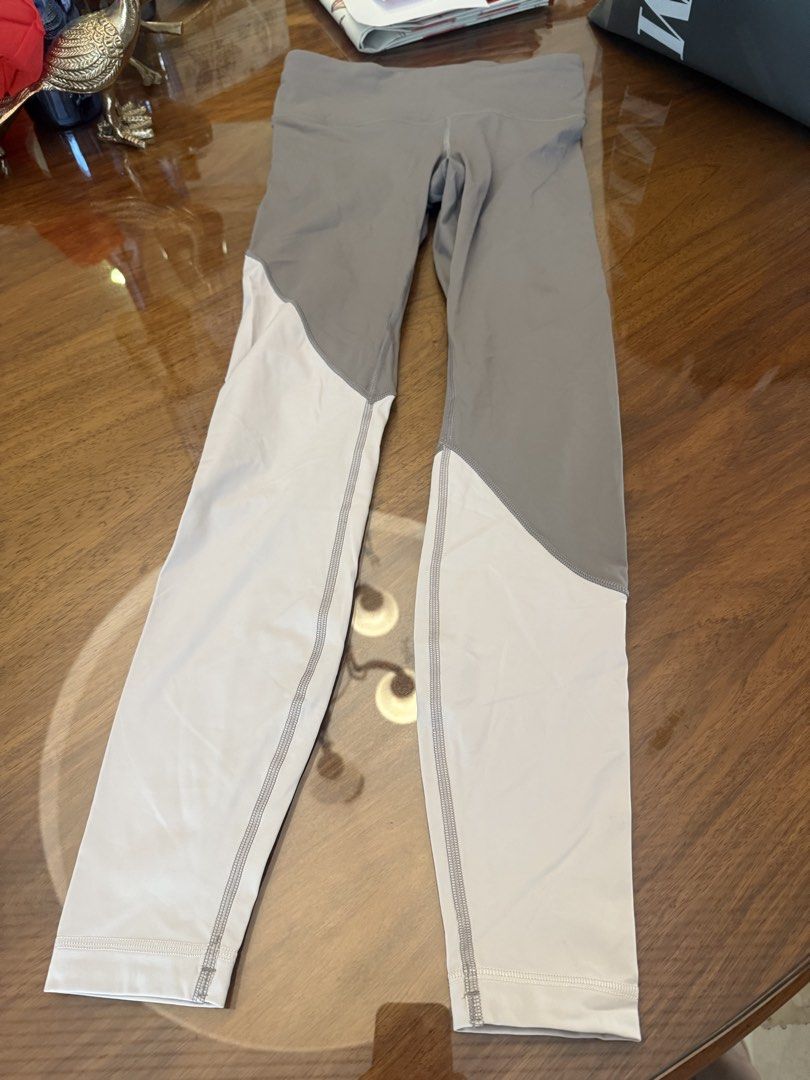 Lululemon Colorblock Leggings (Category: Activewear) located in Muntinlupa City. Submitted by secondchancechic (Listing ID 1426659650, Image 1). Description: .