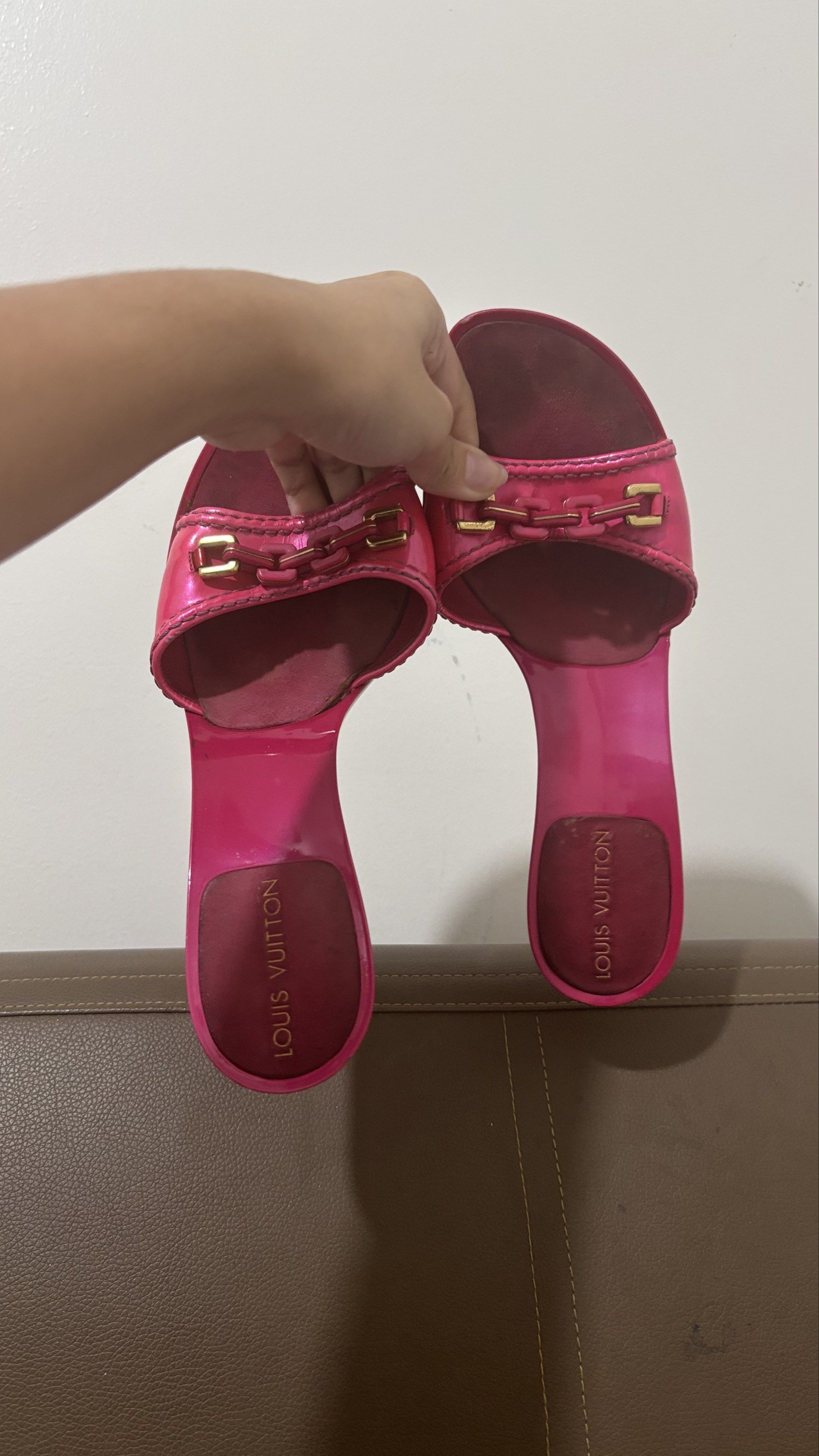 🩷 LV Patent Heels (Category: Heels) located in Pasay City. Submitted by cinnabonroll (Listing ID 1426719075, Image 2). Description: - lightly used - heel tips still intact LAST PRICE POSTED FOR THIS!!! .