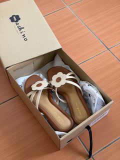 (Category: ) located in . Submitted by makeupenthusiastsss (Listing ID 1426652654, Image 1). Description: .