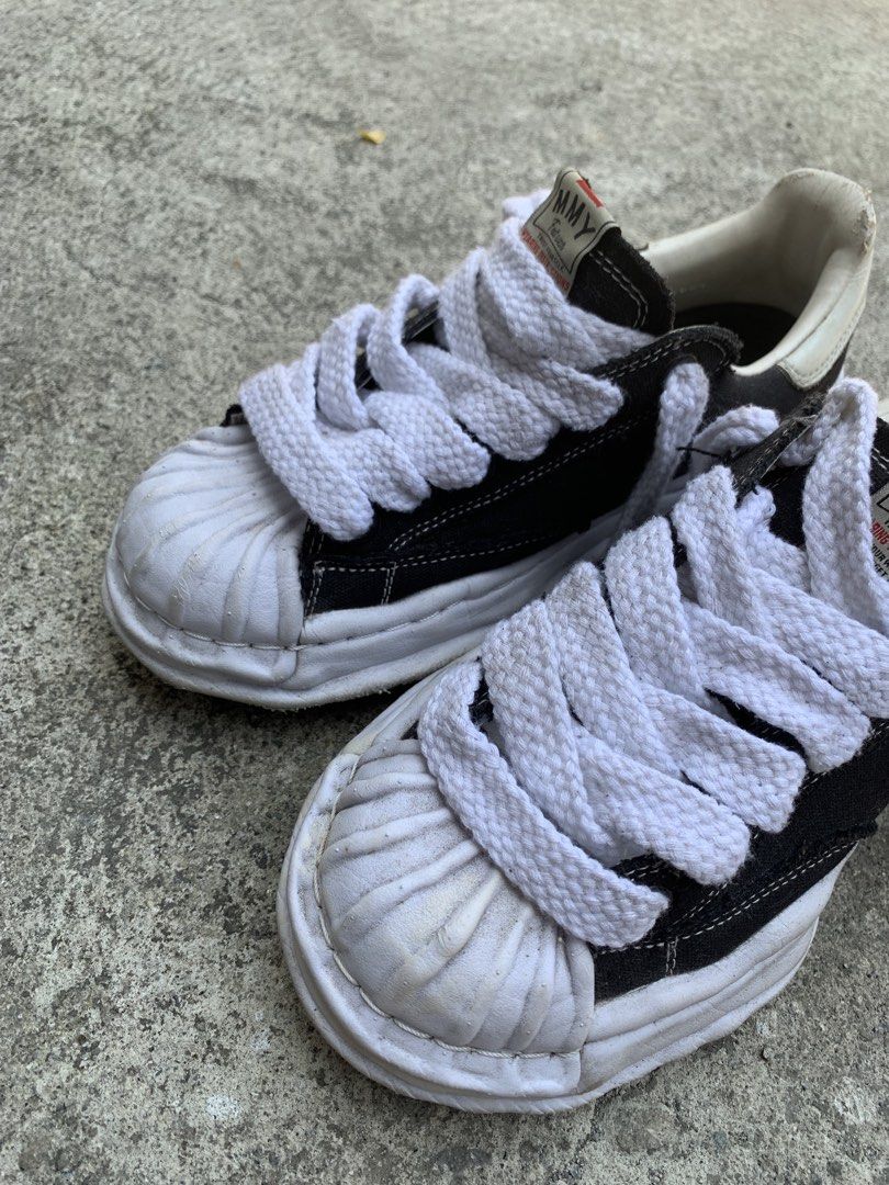 Maison Mihara Yasuhiro Sneakers (Category: Sneakers) located in Abucay. Submitted by whitebmt (Listing ID 1426630016, Image 3). Description: 39-30 Size Need Wash Nasa pic na po ang issue..