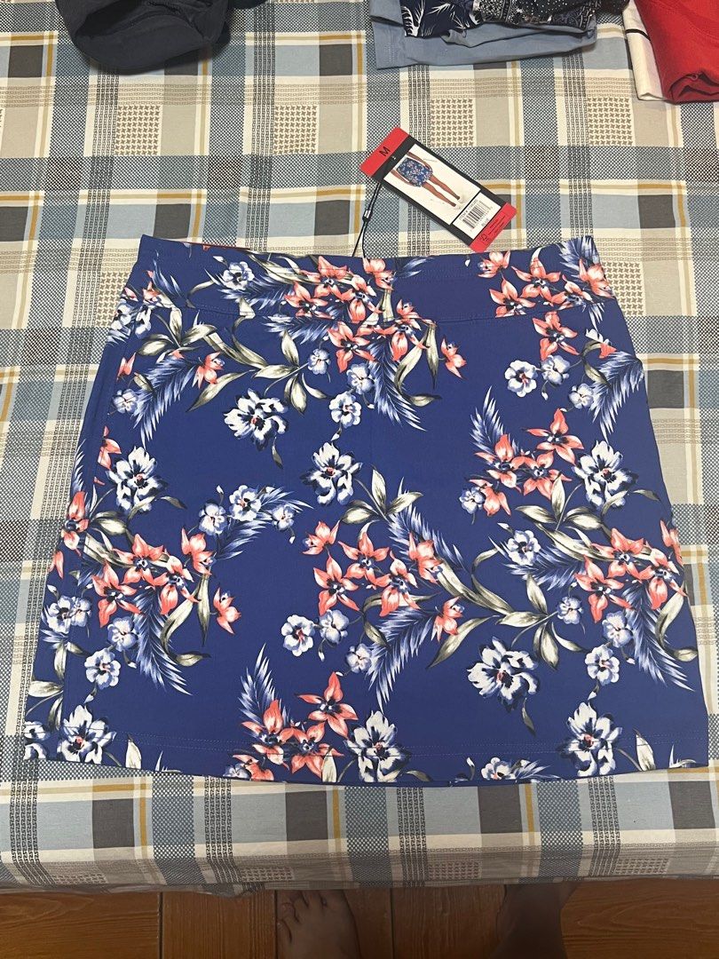 Mario Serrani Skort Blue Floral (Category: Skirts) located in Quezon City. Submitted by nikkatan14 (Listing ID 1426742110, Image 1). Description: Gift from the US. Never worn still with tag. Very comfy to wear. Size Medium see pics for dimensions. It’s stretchable. RFS migrating Pickup in Matandang Balara, Quezon City.