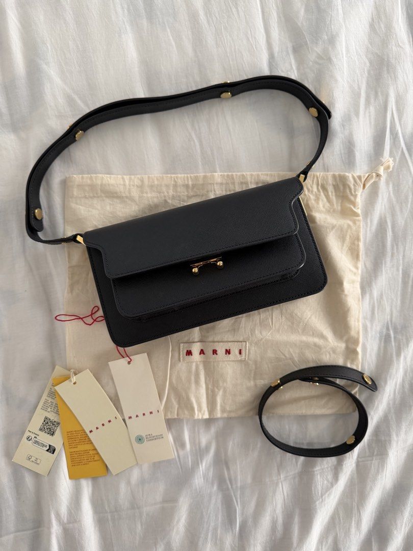 MARNI Trunk east west bag (Category: Luxury Bags & Wallets) located in Cabanatuan. Submitted by frugalchic.md (Listing ID 1426591815, Image 2). Description: Saffiano leather.