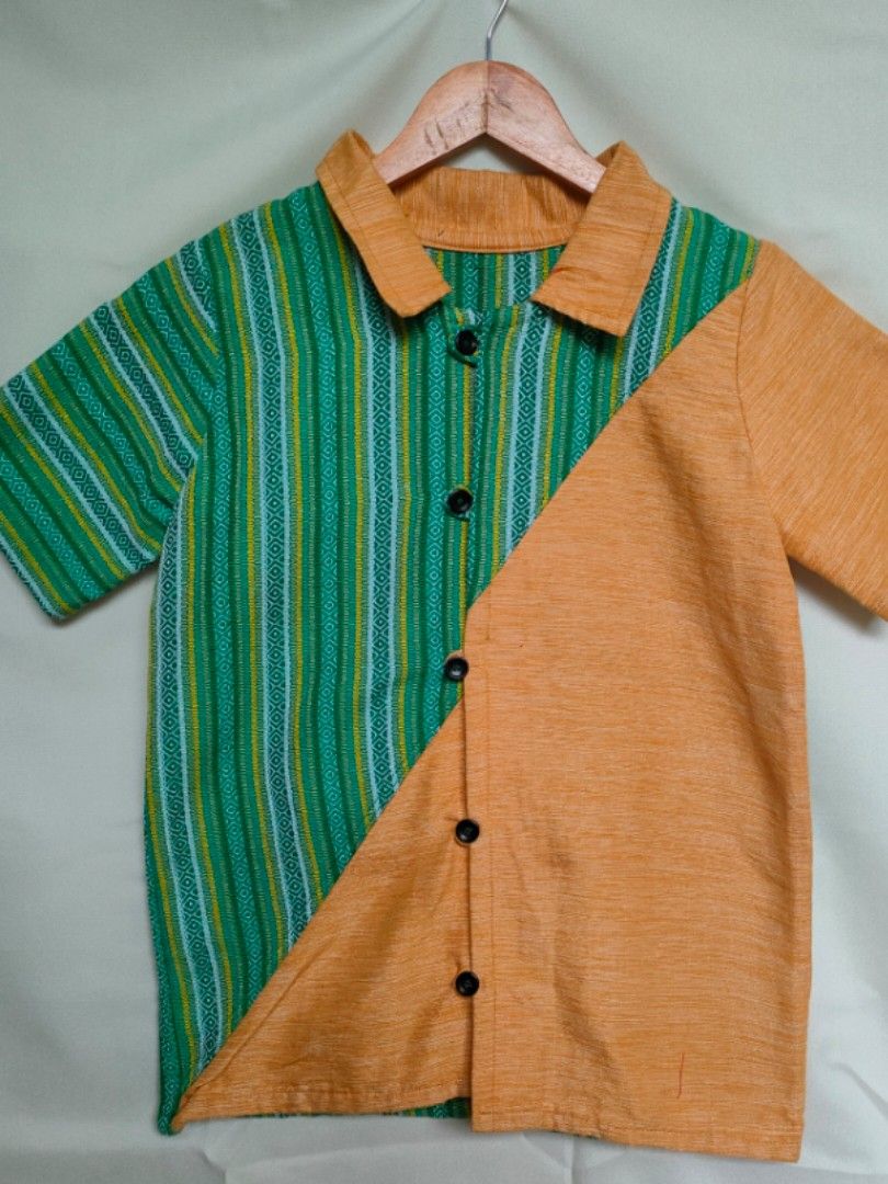 Mens Polo (Category: Tshirts & Polo Shirts ) located in Tabuk. Submitted by BiDing (Listing ID 1426789572, Image 3). Description: ✨Ethnic Loom-Woven Polo ✨ 🌼Beautiful loom-weave fabric with a unique ethnic pattern. Comfortable, breathable, and perfect for everyday wear or styled outfits. ✅ Good condition brand new 📏 Size: Best fit to Small (Kindly check the detailed measurement on the photo) 💰 3500 🔸Payment Methods:Gcash, Paymaya & LBP 🔸Deli