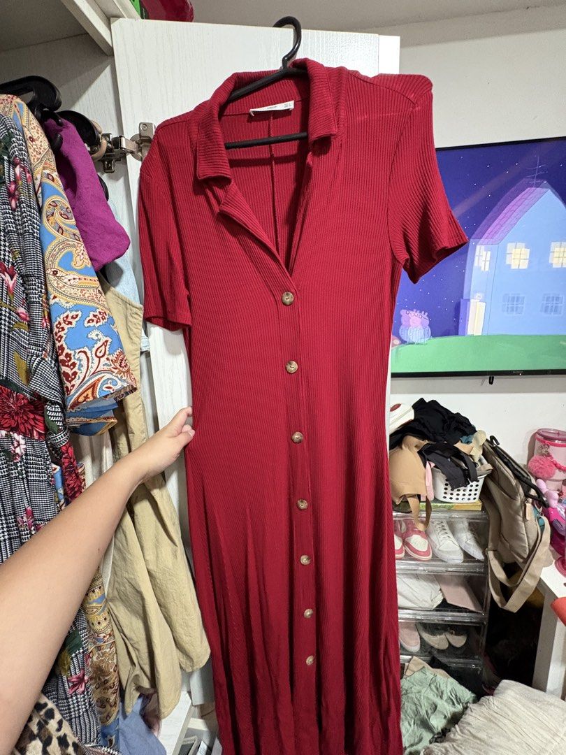 MNG Casual Red Ribbed Dress (Category: Dresses) located in Pasig City. Submitted by ana013 (Listing ID 1426592079, Image 1). Description: .