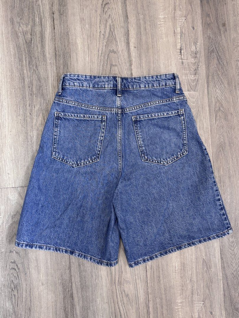 MNG denim shorts (Category: Shorts) located in Pasig City. Submitted by chibp (Listing ID 1426644517, Image 2). Description: Like new. Washed but never worn. Original price in store is ₱2295 Perfect smart casual look for summer .