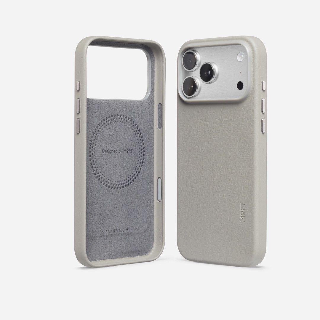 Moft Movas Snap Case for Iphone 17 Pro Max in Misty Cove (Category: Cases & Sleeves) located in Quezon City. Submitted by _bellec (Listing ID 1426636653, Image 1). Description: Complete inclusions, with box Has a tiny ballpen park at the top Very lightly used, fitted only, almost brand new Color: Misty Cove.
