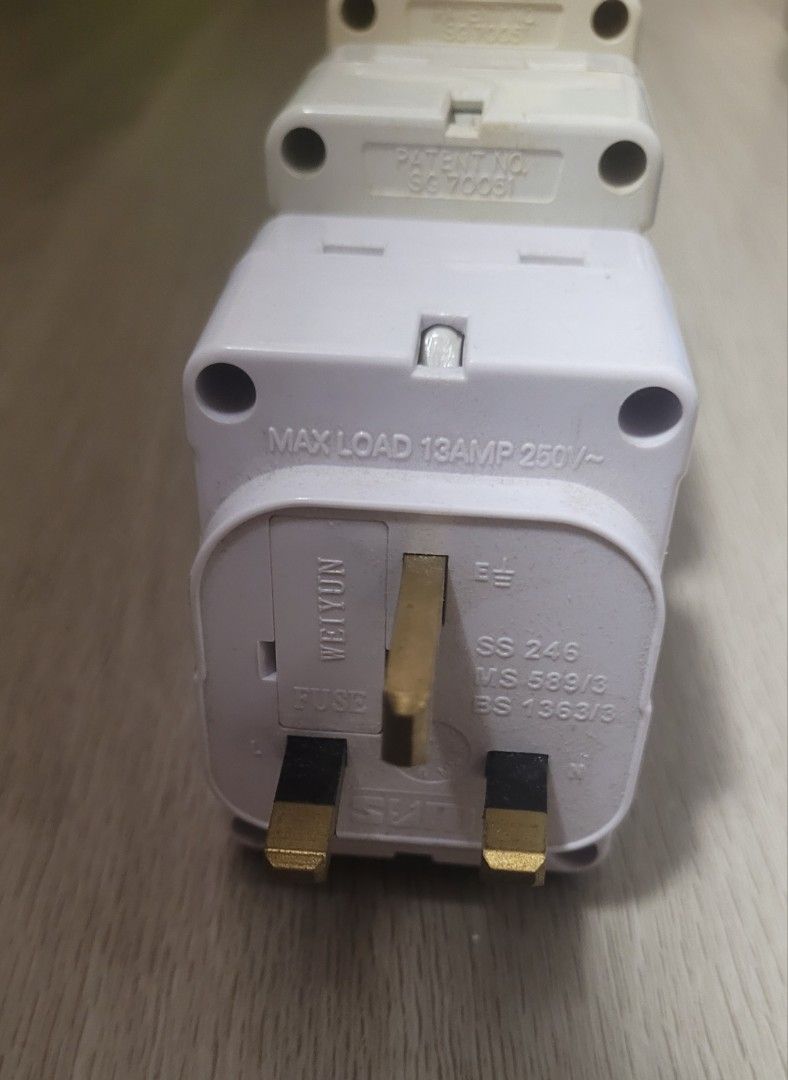 Multi-Plug Power Adapter405985059449098244