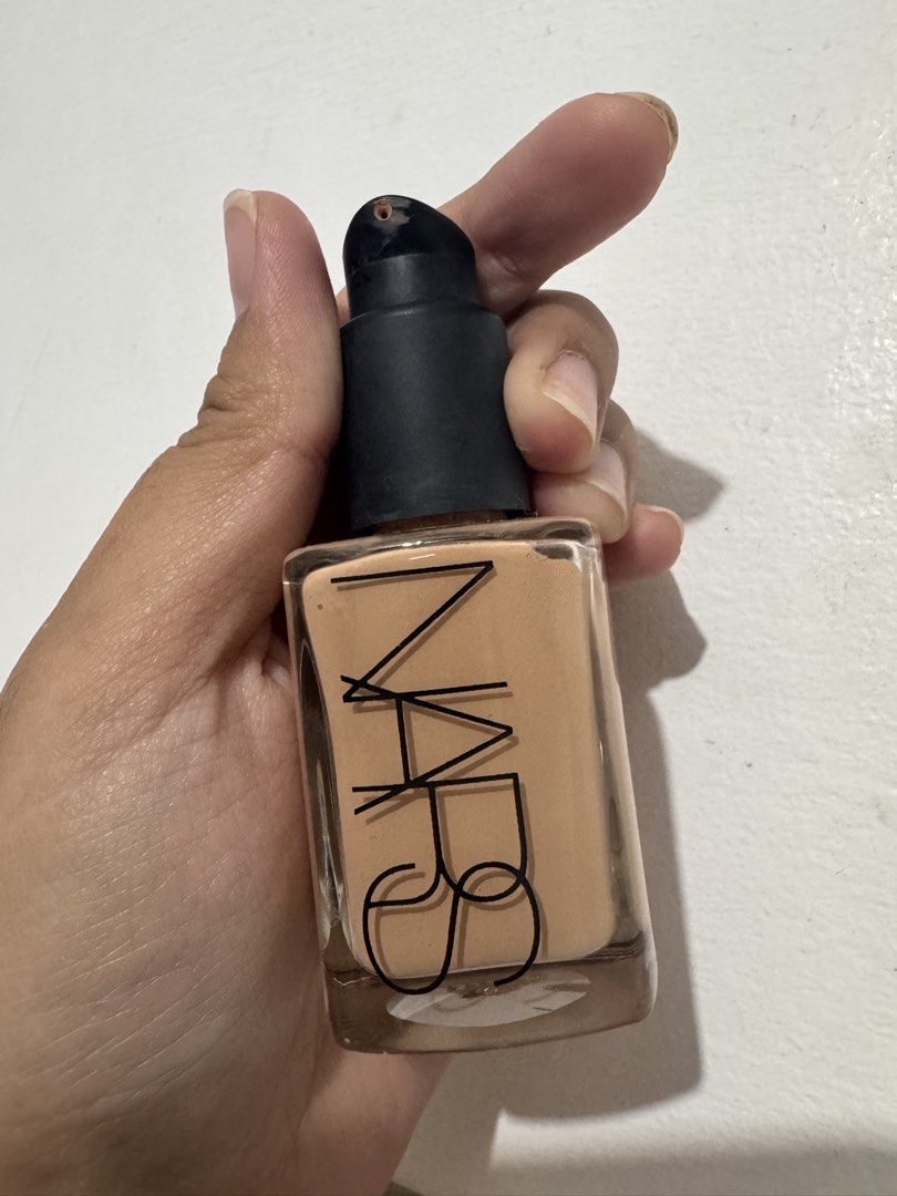 NARS Sheer Glow Foundation (Category: Makeup) located in Manila. Submitted by aubss.1601 (Listing ID 1426763194, Image 2). Description: Bought in Mecca Sydney last december , used only twice. SKIN IN ITS BEST LIGHT See your skin in its best light with Light Reflecting Foundation. This innovative blend of makeup and skincare instantly blurs imperfections, smooths the look of textured skin, and helps conceal blemishes, dark spots, and redness. Visi
