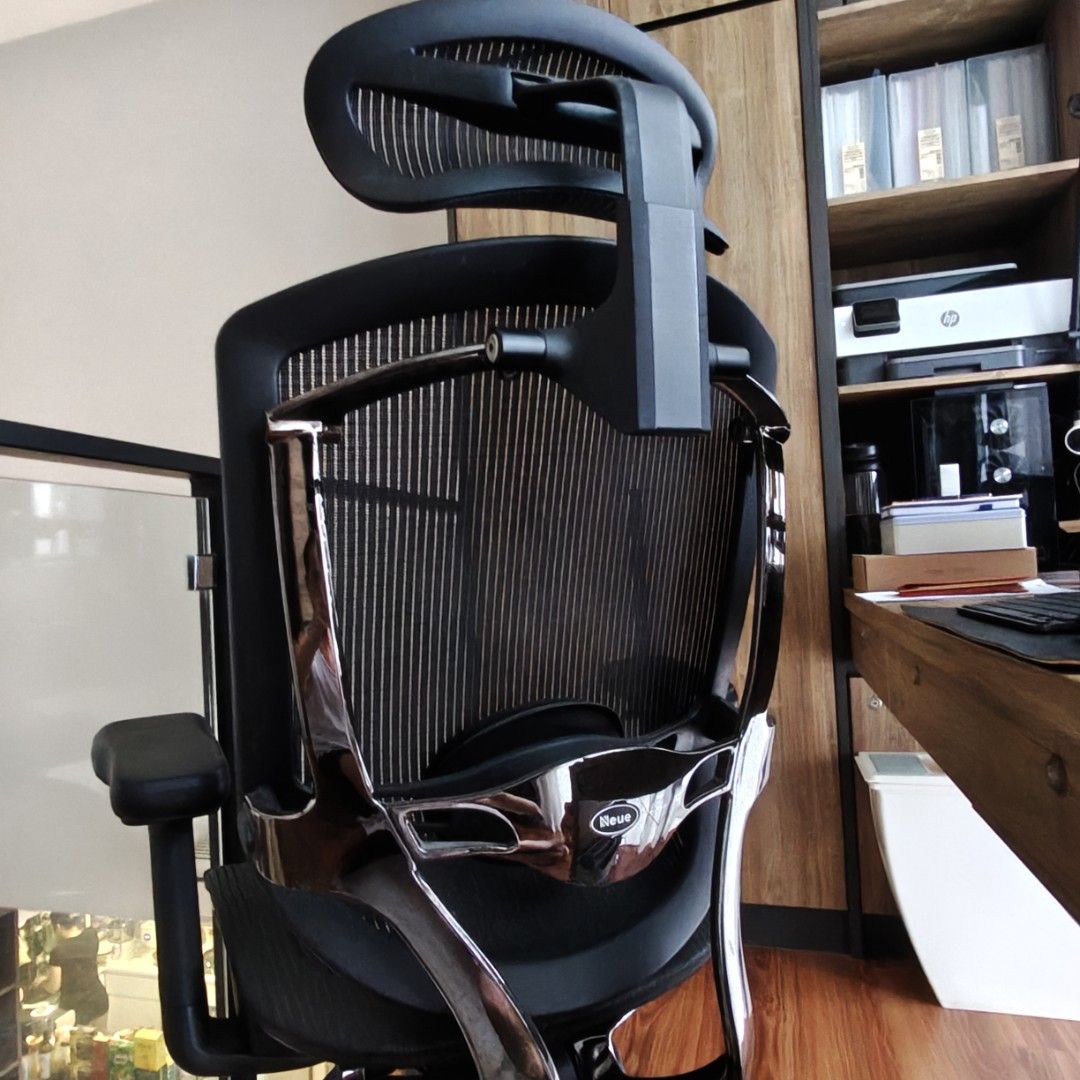 Neue Chair - Black