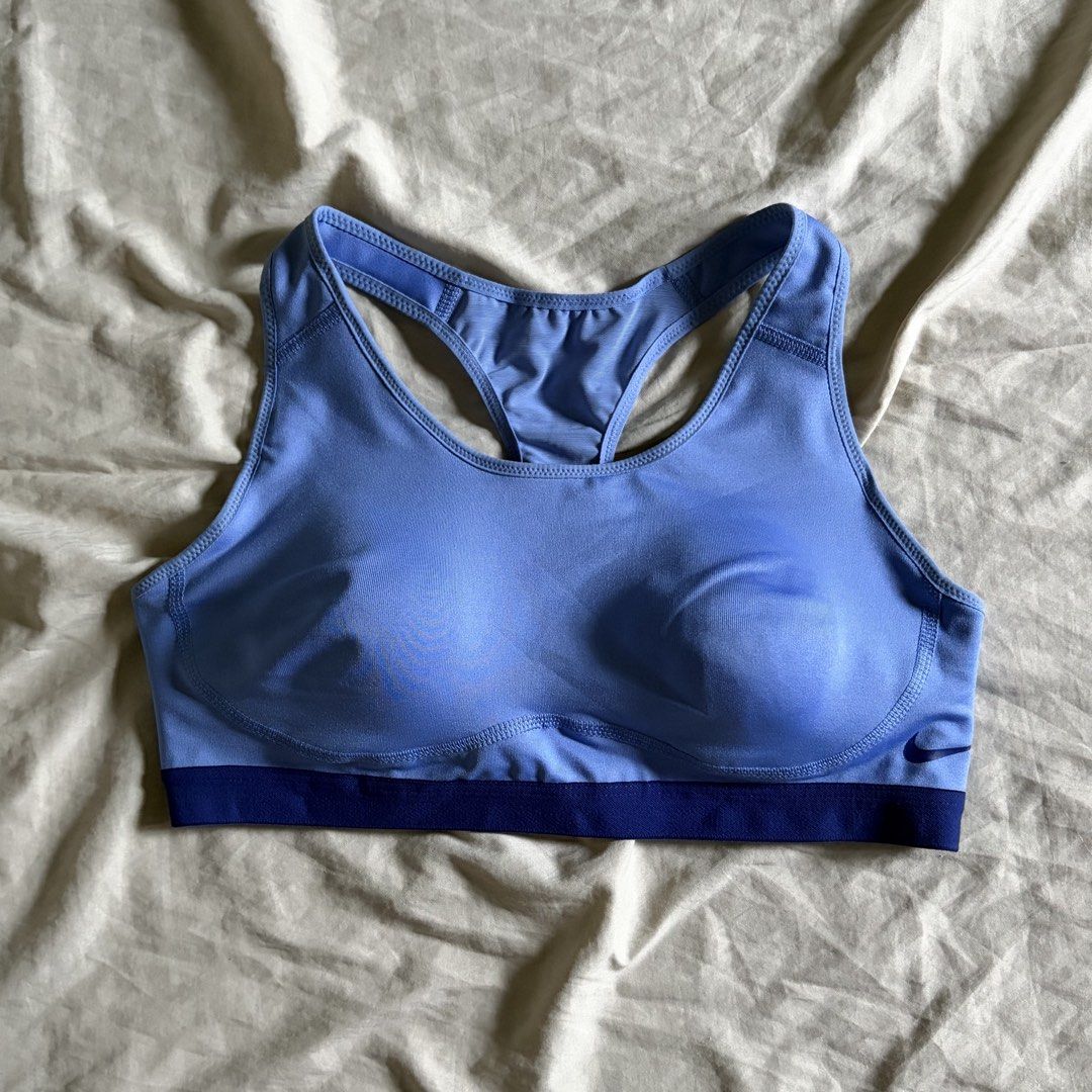 Nike Sportsbra (Category: Activewear) located in Tarlac. Submitted by 3fted (Listing ID 1426642161, Image 1). Description: nike large on tag size in inches (laid flat measurement) -- bust: 14 in -- band: 12.5 in fix pads 10/ 10 condition -- very good condi! Color Rate: 10/10 Cloth Rate: 10/10 .