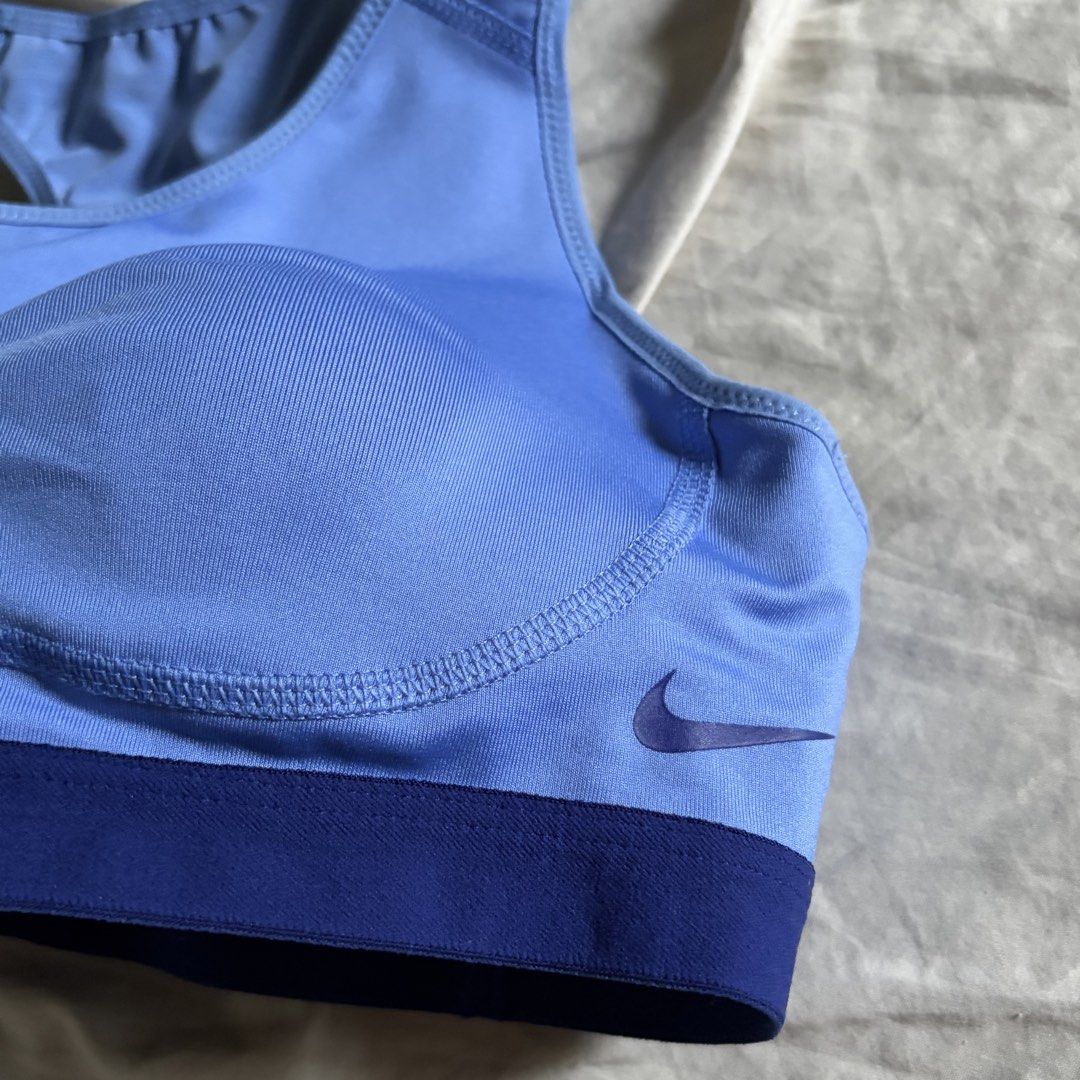 Nike Sportsbra (Category: Activewear) located in Tarlac. Submitted by 3fted (Listing ID 1426642161, Image 2). Description: nike large on tag size in inches (laid flat measurement) -- bust: 14 in -- band: 12.5 in fix pads 10/ 10 condition -- very good condi! Color Rate: 10/10 Cloth Rate: 10/10 .