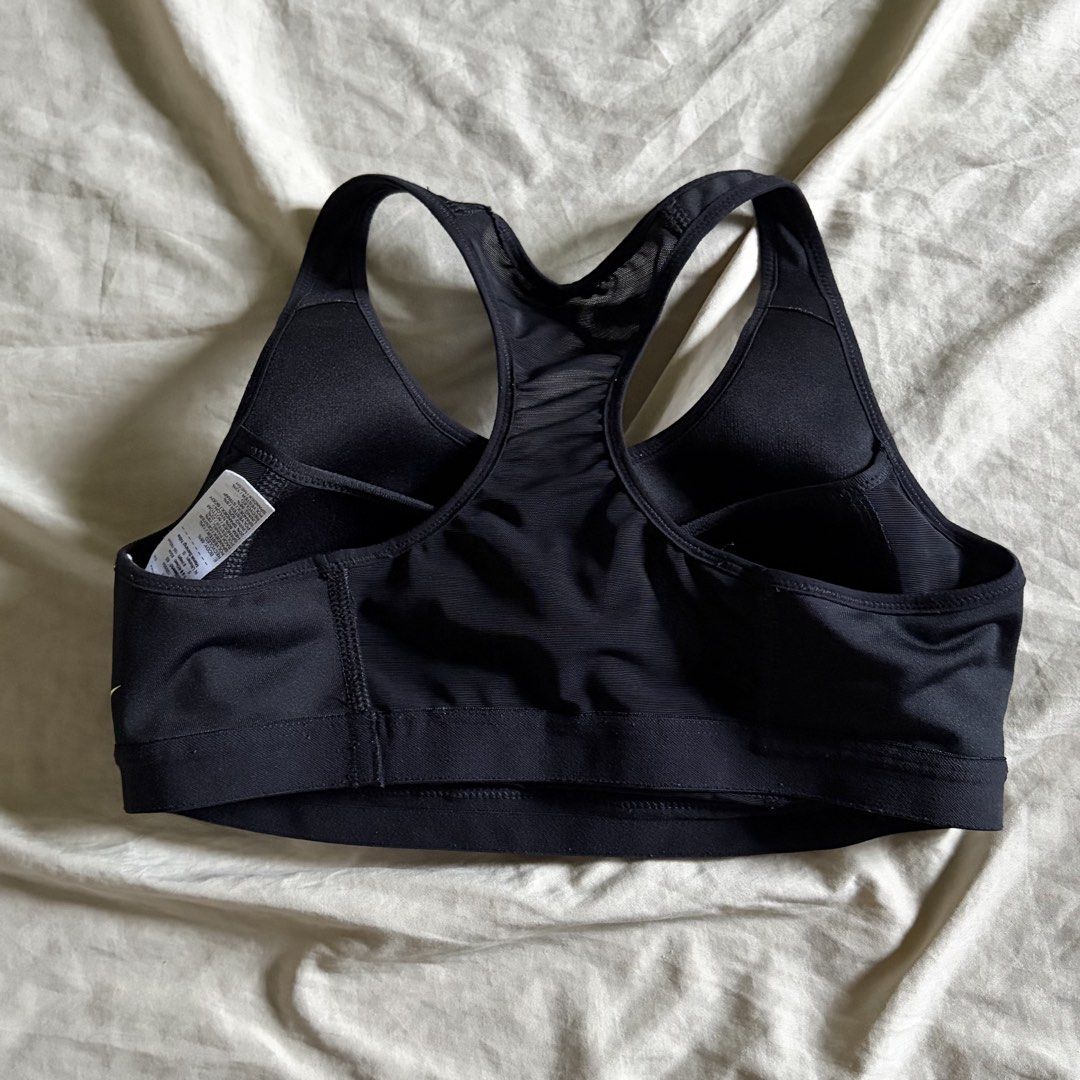 Nike Sportsbra (Category: Activewear) located in Tarlac. Submitted by 3fted (Listing ID 1426642310, Image 3). Description: nike small on tag size in inches (laid flat measurement) -- bust: 12 in -- band: 11.5 in fix pads 10/ 10 condition -- very good condi! Color Rate: 10/10 Cloth Rate: 10/10 .