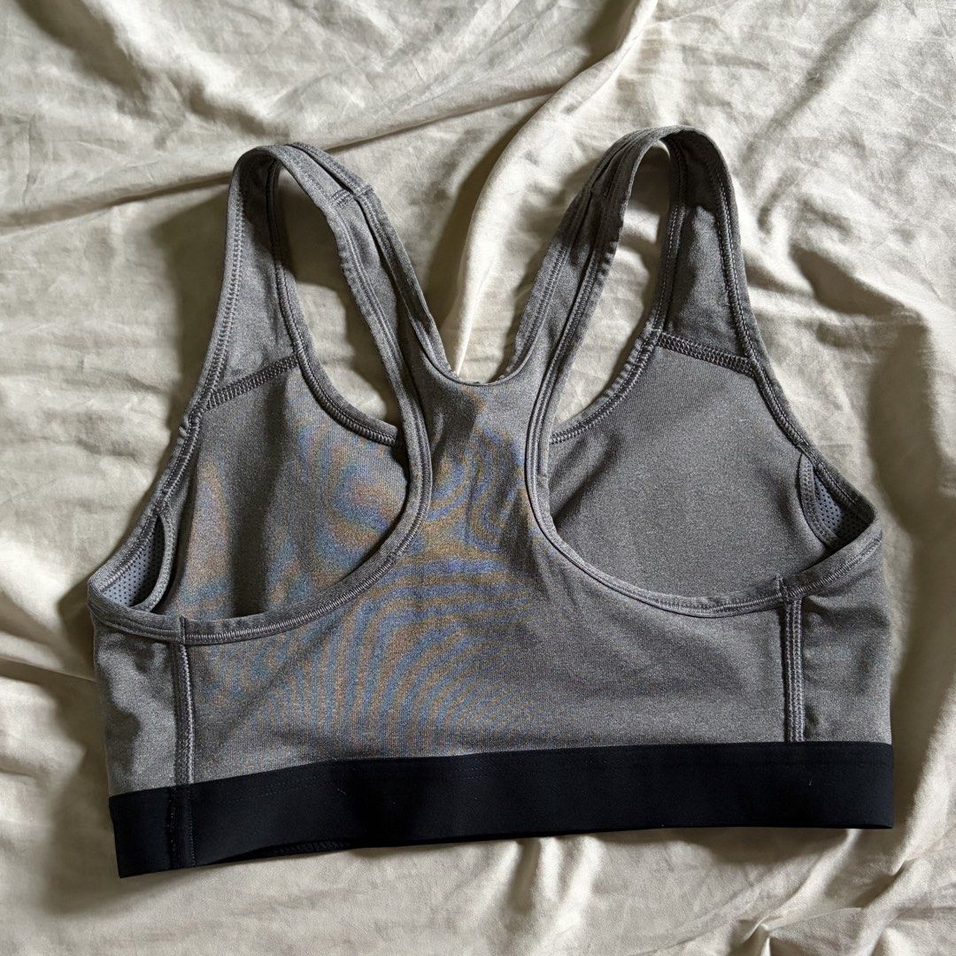 Nike Sportsbra (Category: Activewear) located in Tarlac. Submitted by 3fted (Listing ID 1426643218, Image 3). Description: nike medium on tag size in inches (laid flat measurement) -- bust: 13 in -- band: 11 in with pads and pad slot 9.5/ 10 condition -- very good condi! semi bacon pero di na halata pag suot since ma stretch na tela Color Rate: 10/10 Cloth Rate: 10/10.