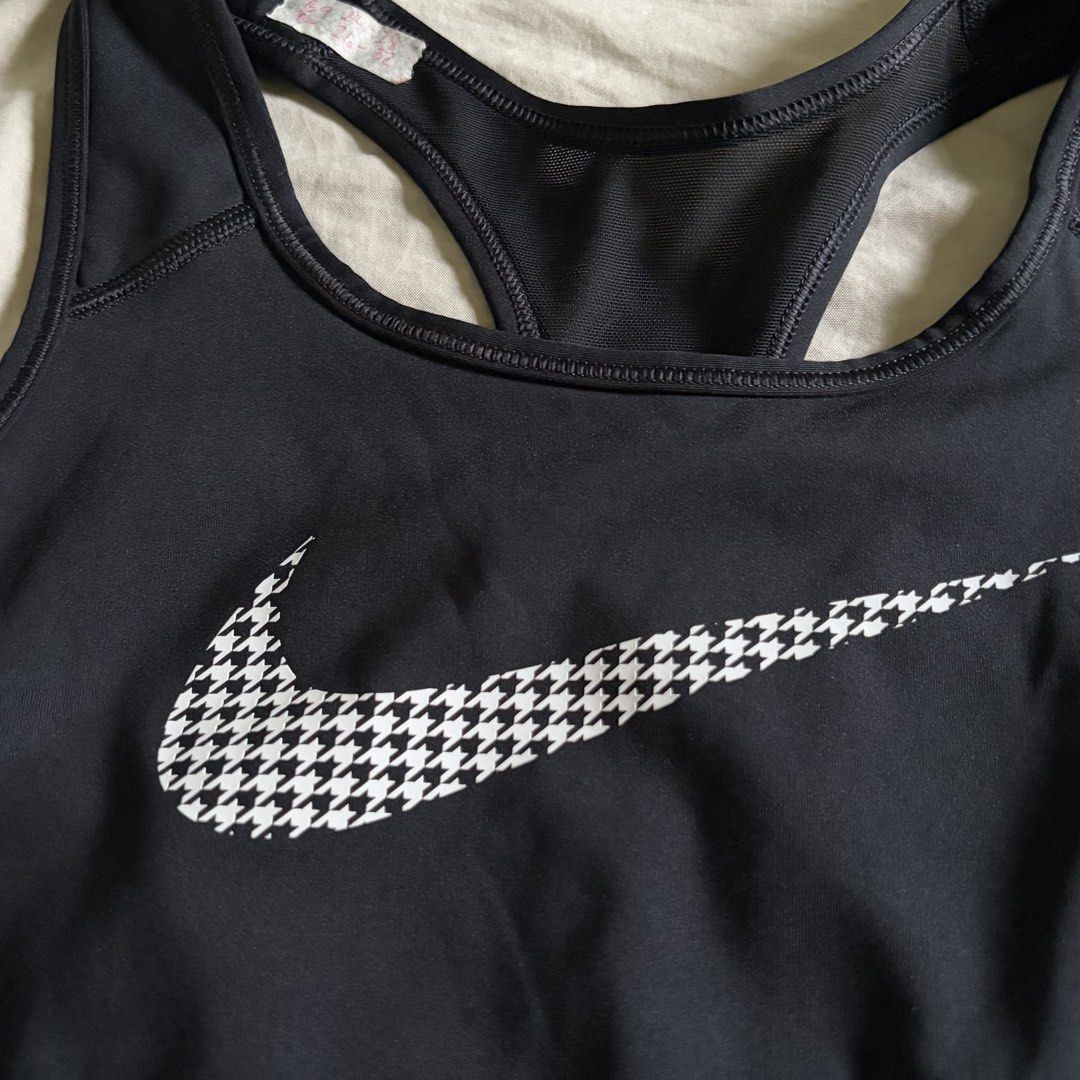 Nike Sportsbra (Category: Activewear) located in Tarlac. Submitted by 3fted (Listing ID 1426643981, Image 2). Description: nike medium on tag/ best fit small to medium size in inches (laid flat measurement) -- bust: 13 in -- band: 11 in no pads but with pad slot 10/ 10 condition -- very good condi! super like new ❤️ Color Rate: 10/10 Cloth Rate: 10/10 .