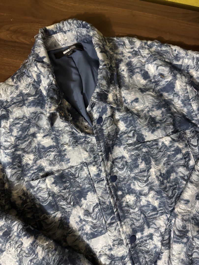 Novamen Textured Jacket Blouson Blazer Polo (Category: Tshirts & Polo Shirts ) located in Manila. Submitted by ryleeeejay (Listing ID 1426711564, Image 2). Description: Novamen Textured Jacket Blouson Blazer good condition worn once Medium on tag fits up to large and xl Location: Anonas, Quezon City .