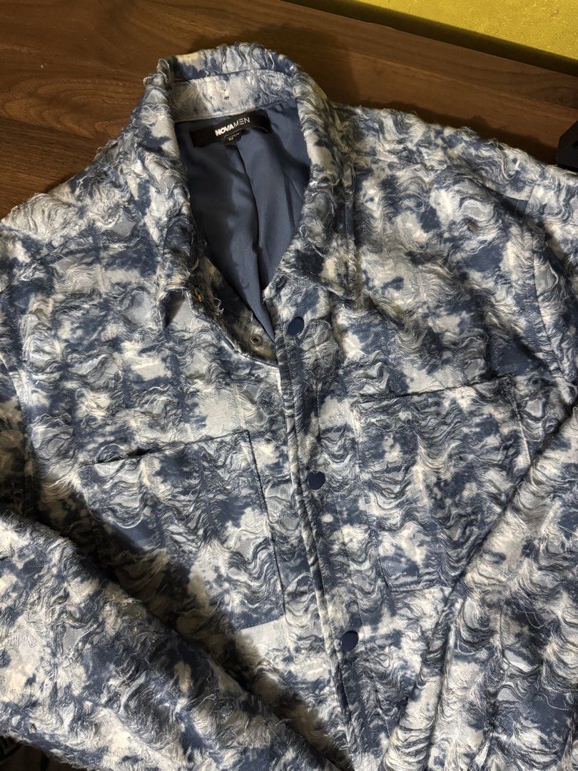 Novamen Textured Jacket Blouson Blazer Polo (Category: Tshirts & Polo Shirts ) located in Manila. Submitted by ryleeeejay (Listing ID 1426711564, Image 3). Description: Novamen Textured Jacket Blouson Blazer good condition worn once Medium on tag fits up to large and xl Location: Anonas, Quezon City .