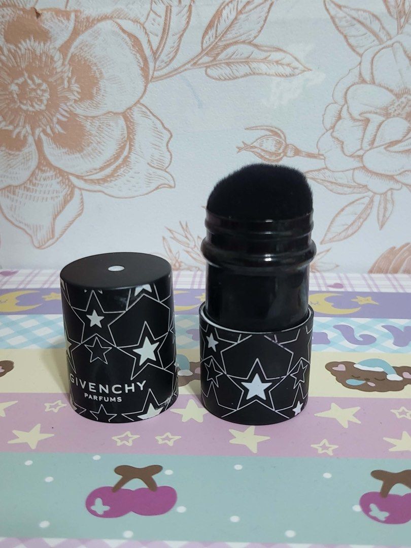 Original Givenchy Parfums Powder Brush (Mini) (Category: Makeup) located in Guiguinto. Submitted by octowbr (Listing ID 1426672148, Image 2). Description: .