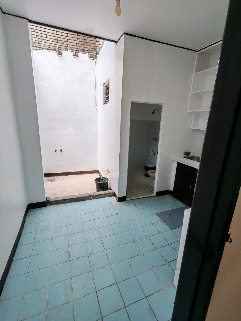 Pasay Apartment for rent (Category: Apartments & Condos) located in Manila. Submitted by beaco999 (Listing ID 1426749275, Image 3). Description: Located along Taft Avenue near libertad lrt 1 station. Up and down with 3 bedrooms. For faster transaction message me @0917-6770777.