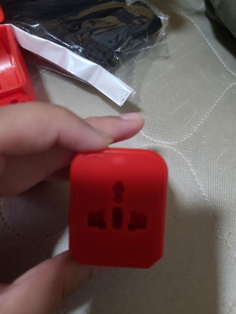 PLG Universal Travel Adapter - Red405985873395732482