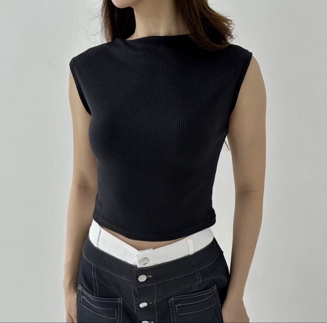 Ribbed Knit Black Sleeveless Cropped Top (Category: Sleeveless) located in Manila. Submitted by do.over (Listing ID 1426605744, Image 2). Description: .