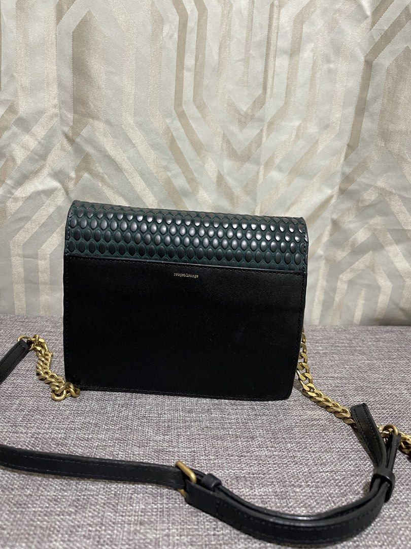 ROUGE & LOUNGE crossbody Bag (Category: Luxury Bags & Wallets) located in Davao. Submitted by hiedelle1120 (Listing ID 1426670394, Image 3). Description: 📍Small size and detachable sling 📍still pretty in actual 🔥Kindly see photos for bag details. Not so perfect but still gwapa pa. .