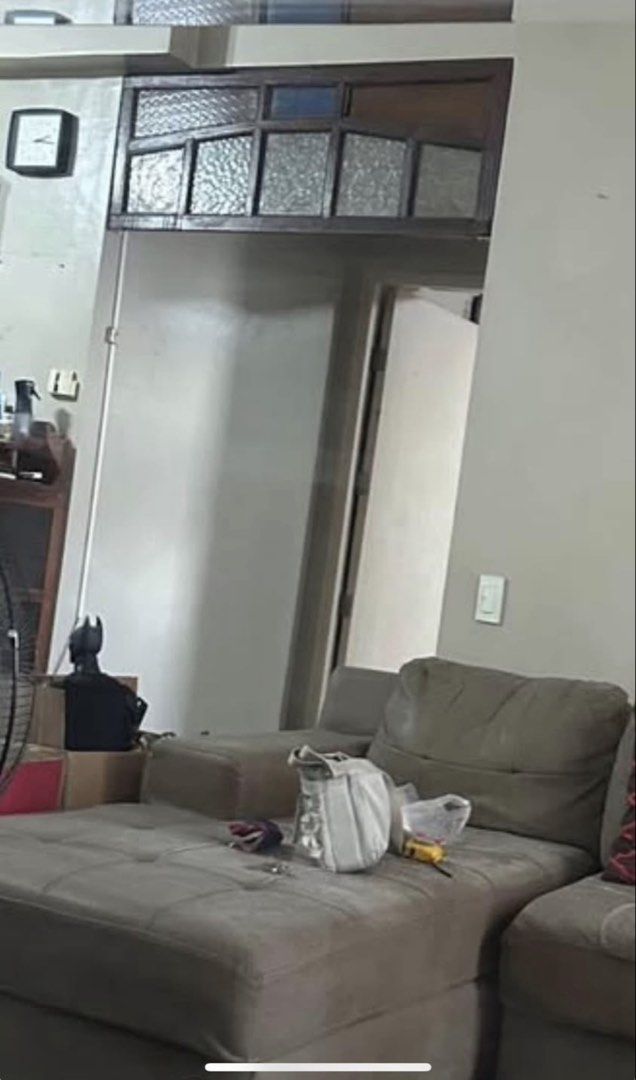RUSH SALE!!! Pre-Loved Unique Tinted Arch (Category: Other Home Decor) located in Quezon City. Submitted by khaleesitargaryen_08 (Listing ID 1426729859, Image 2). Description: -Pre-Loved Unique Tinted Arch -52x1.5x18in. -Perfect accent on hallway -Moving out Sale -Bagsak Presyo.