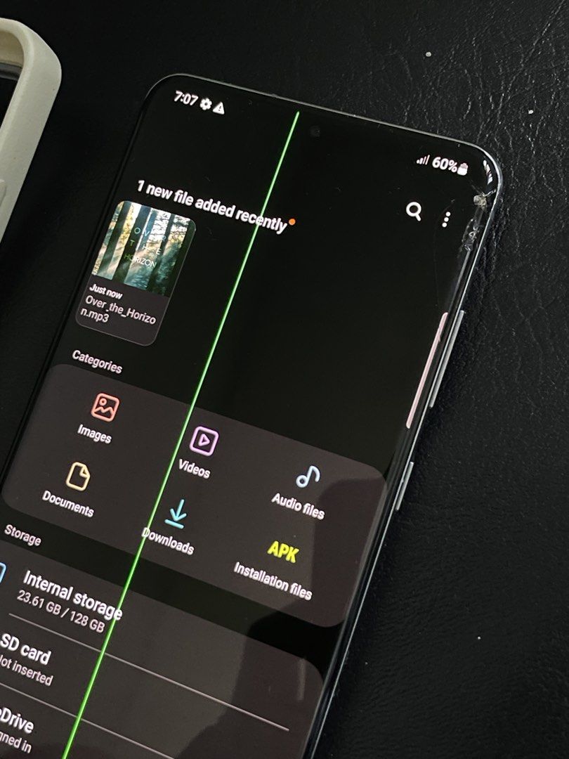 S20 Ultra 120hz Dynamid Amoled Rush!! (Category: Samsung) located in Manila. Submitted by freewind-1cd985 (Listing ID 1426603470, Image 3). Description: Selling S20 Ultra Glossy Black 128gb Original dynamic amoled 120hz display Both camera no issue x100 also Local ntc approved openline With mint crack issue with pics posted and 1 line not affecting its performance No any other issue.
