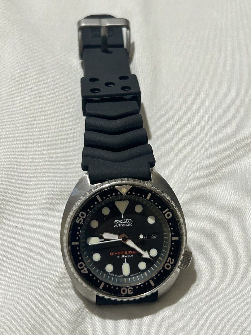 Seiko Pagong Automatic Divers Watch (Category: Men's Watches) located in Pasig City. Submitted by timecheckmanila (Listing ID 1426629661, Image 3). Description: Seiko Prospex “Turtle” Automatic Diver’s Watch. Key Specifications from Case Back Model Series: Seiko Prospex Diver Case Shape: “Turtle” (Cushion case) Water Resistance: 200m (“AIR DIVER’S 200M”) Movement: 4R36 Automatic Special Features: “SPECIAL EDITION” engraving Identifying Key Detail