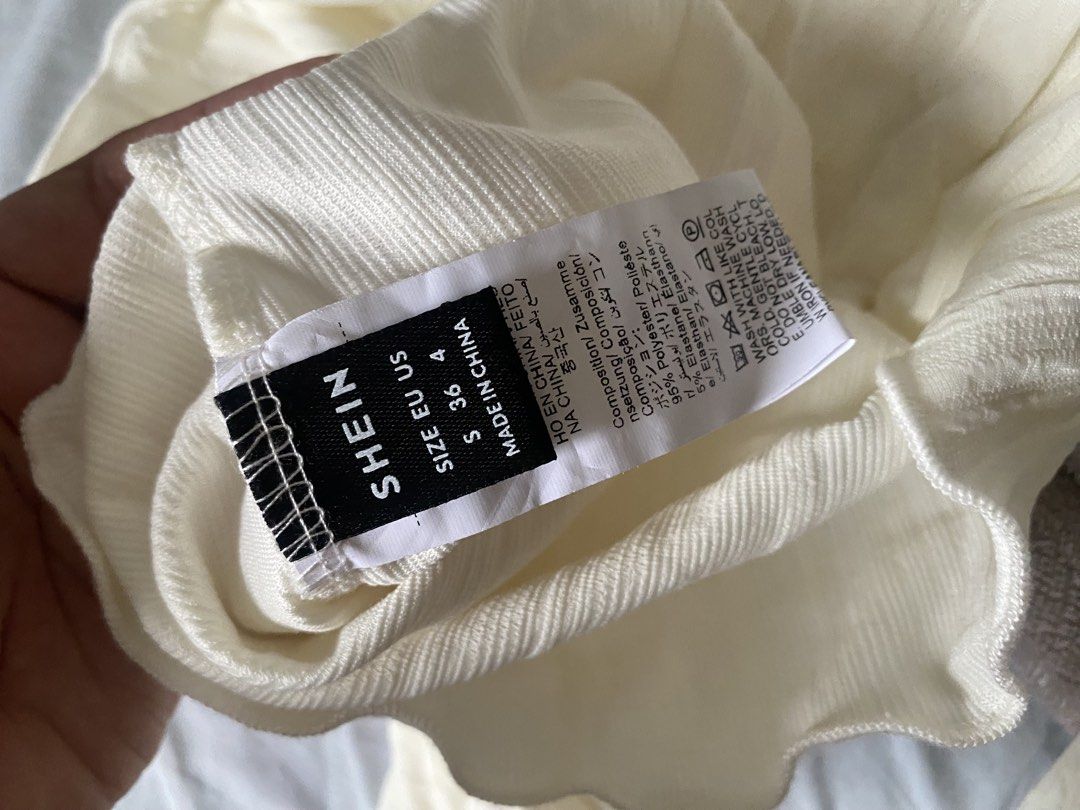 Shein White Long Sleeve Top (Category: Longsleeves) located in Aurora. Submitted by decluttersbymar (Listing ID 1426613725, Image 2). Description: BUY ANY 2 for 450 FREE SHIPPING Accept GoTyme or GCash Payment Only.