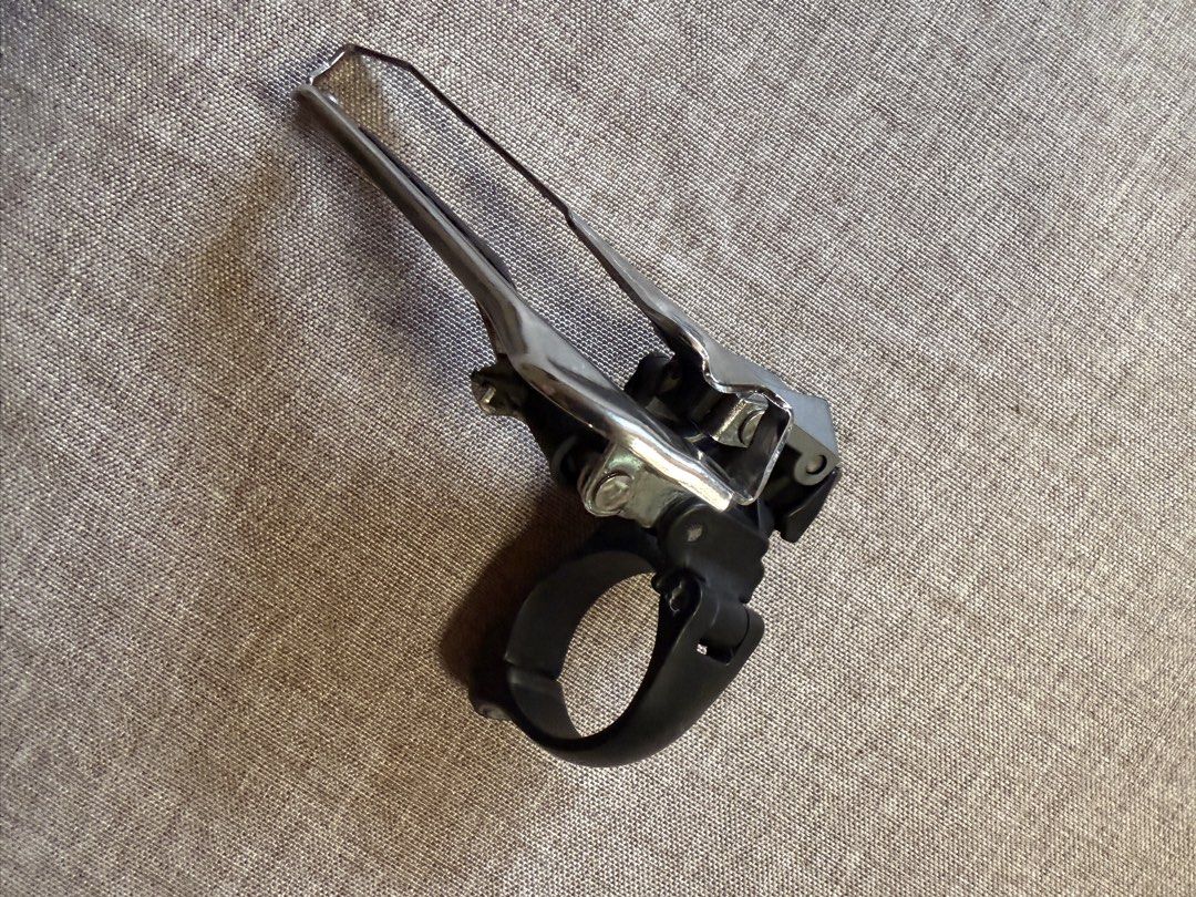 Shimano FD R7000 (Category: Bicycles) located in Bacoor. Submitted by idrinkgasoline (Listing ID 1426628622, Image 2). Description: Shimano 105 front derailleur(R700) -Bottom pull. -Clamp bound mount(31.8) Lightly used. Switched to full GRX.