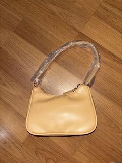 (Category: ) located in . Submitted by keywii_preloved (Listing ID 1426736474, Image 1). Description: .