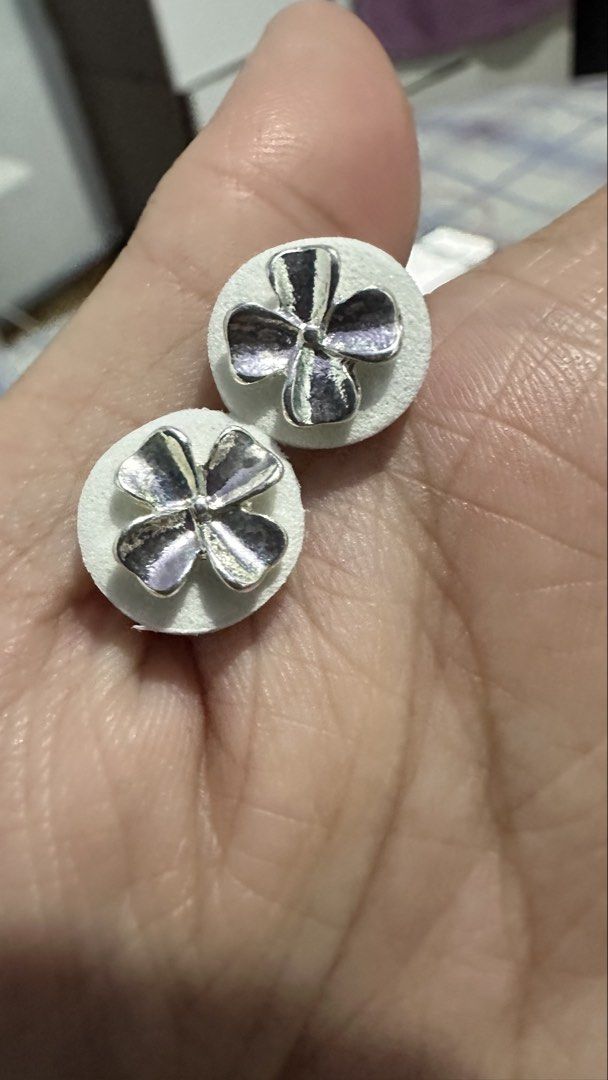 Silver Flower Stud Earrings (Category: Earrings) located in Angeles City. Submitted by clmsnw01 (Listing ID 1426780959, Image 1). Description: • Cute and minimalist flower design • Lightweight and comfortable to wear • Good condition, rarely used • Perfect for everyday wear or simple outfits 📍 Not yet used 📍 Clean and ready to use Location: Angeles City Pampanga.