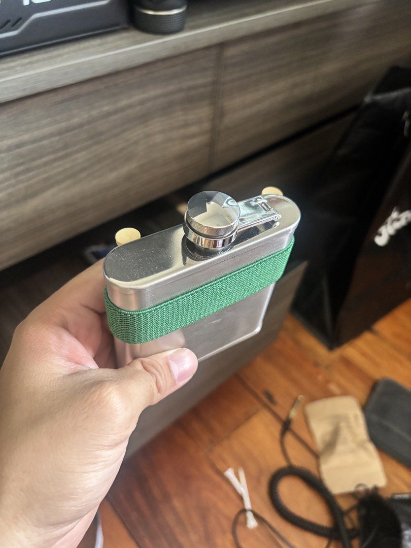 Stainless Steel Golf Flask (Category: Water Bottles & Tumblers) located in Makati City. Submitted by asandico (Listing ID 1426615657, Image 1). Description: Unused hip flask with tees.