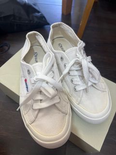 (Category: ) located in . Submitted by prelovedfrommycloset (Listing ID 1426652438, Image 1). Description: .