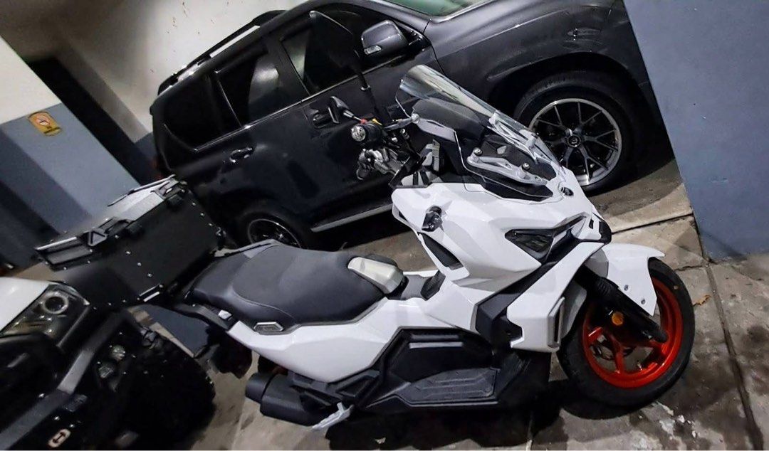 SYM Maxsym 400i (Category: Motorbikes for Sale) located in Valenzuela. Submitted by curioverse96614 (Listing ID 1426601708, Image 2). Description: 🛵 FOR SALE: 2024 SYM Husky 150 (1st Owner) 💰 Price: ₱120,000 • 3,000 km mileage • Complete papers, ready for transfer • Excellent condition – like new ✨ Upgrades: • Full Ceramic Coating (extra paint protection & gloss) • Mags repainted Cherry Red • With rugged Top Box for extra storage 📍 Location: V
