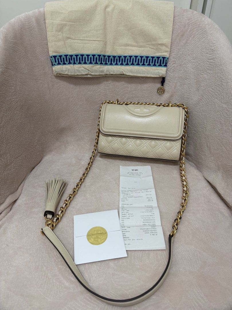 Tory Burch Fleming Small Convertible Shoulder Bag (Category: Luxury Bags & Wallets) located in Cainta. Submitted by liannas_closet (Listing ID 1426703623, Image 2). Description: Excellent condition Bought personally in New York with receipt.