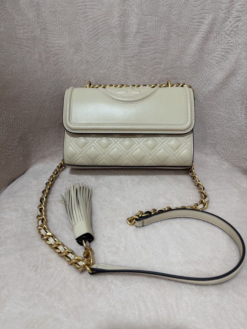 Tory Burch Fleming Small Convertible Shoulder Bag (Category: Luxury Bags & Wallets) located in Cainta. Submitted by liannas_closet (Listing ID 1426703623, Image 3). Description: Excellent condition Bought personally in New York with receipt.