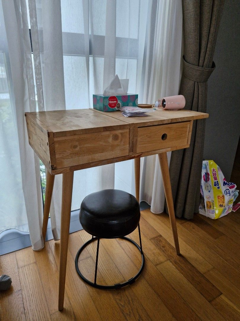 Vanity Table (Category: Tables & Sets) located in Singapore. Submitted by hellothere150 (Listing ID 1426677490, Image 1). Description: - Height 70cm - Length 75cm - Width 40cm.