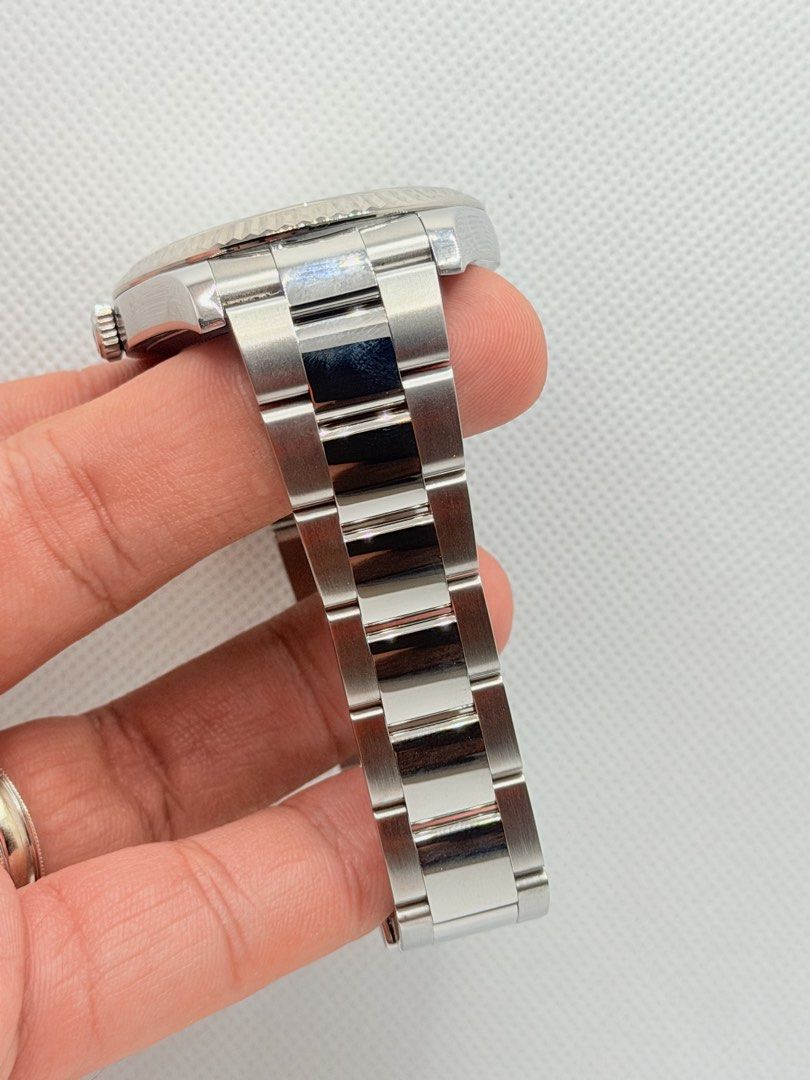 [WATCH ONLY] Pre Owned Rolex 116334 Datejust 41 Silver 10 Points Diamonds Oyster Bracelet (Category: Watches) located in Singapore. Submitted by worthytime (Listing ID 1426786355, Image 3). Description: 🫵Join my Tele-gram channel for latest updates: http://worthytime.biz/tele ➡️Rolex 116334 Datejust 41 Silver 10 Points Diamonds Oyster Bracelet ➡️Very Mint Condition (1 Year In-House Warranty) ➡️Watch Only (Links As Per Pictures Listed) ✅Trade Up/