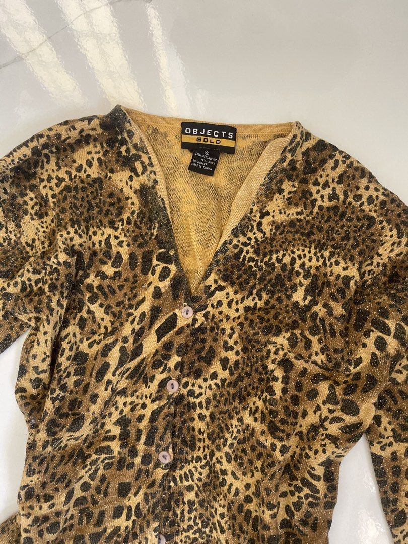 y2k leopard print cardigan (Category: Coats, Jackets and Outerwear) located in Tuguegarao City. Submitted by declutterwithari_ (Listing ID 1426604399, Image 2). Description: objects gold.