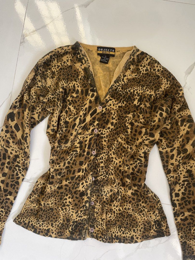 y2k leopard print cardigan (Category: Coats, Jackets and Outerwear) located in Tuguegarao City. Submitted by declutterwithari_ (Listing ID 1426604399, Image 1). Description: objects gold.