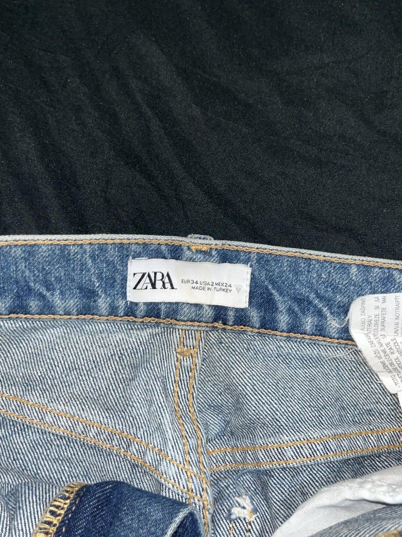 Zara Distressed Wide Leg Jeans (Category: Jeans) located in Caloocan City. Submitted by Paperseed (Listing ID 1426702156, Image 3). Description: negotiable.