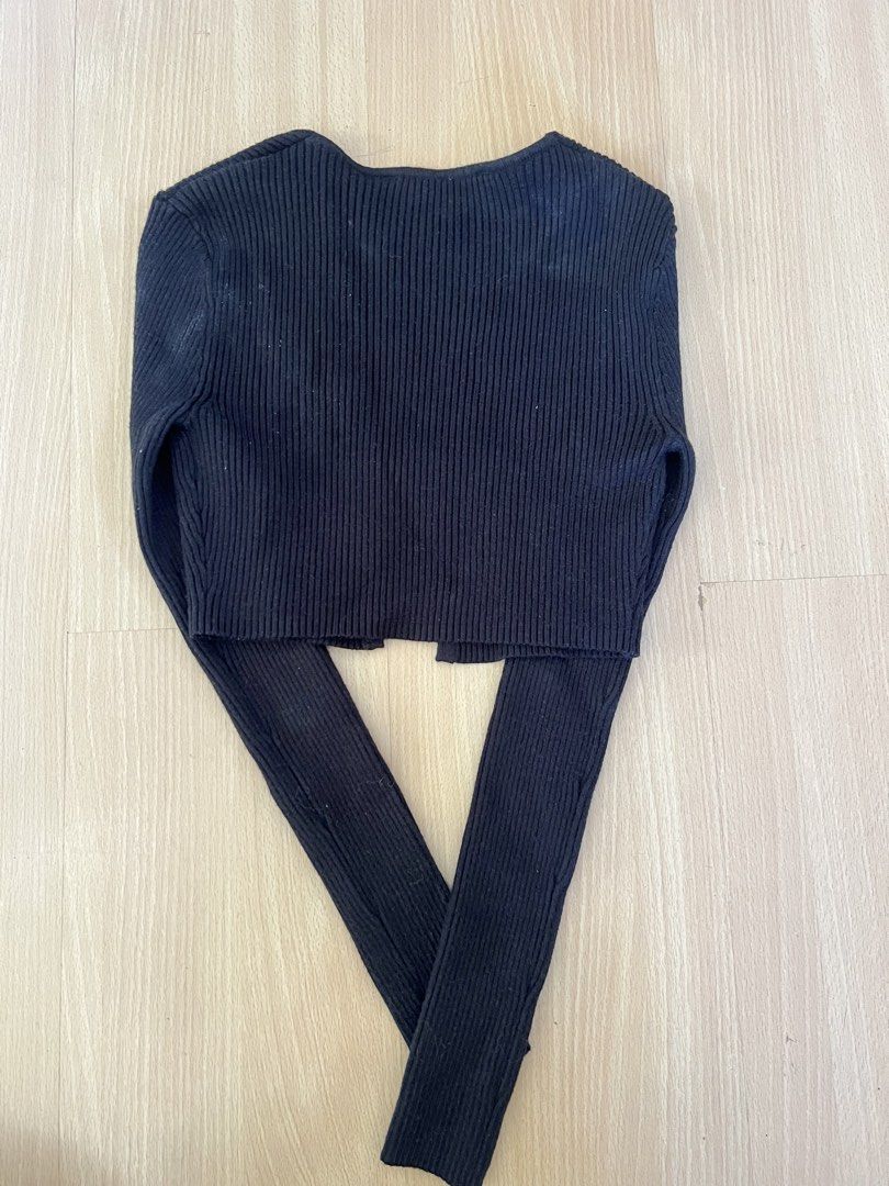 zara ribbed crop long sleeve top (Category: Longsleeves) located in Pasig City. Submitted by joolsforsale (Listing ID 1426646465, Image 2). Description: zara ribbed crop long sleeve size Small best fits xs frames .