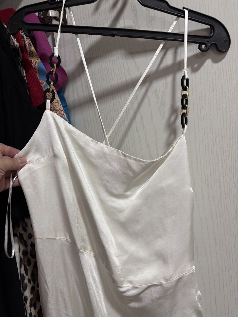 Zara White Satin Dress (Category: Dresses) located in Pasig City. Submitted by ana013 (Listing ID 1426592309, Image 1). Description: .