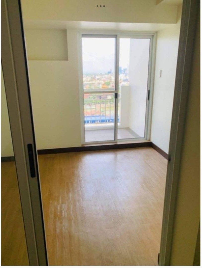 1 bedroom unit Brixton Place Weston Tower (Category: Apartments & Condos) located in Pasig City. Submitted by BrokerDorenFerran (Listing ID 1426795499, Image 1). Description: RESALE BRIXTON PLACE Weston Tower 30sqm midzone Facing BGC clean title 4M only Including CGT (3.9M ONLY for cash payment) open to bank financing Doren Ferran Licensed Real Estate Broker PRC REBL# 24236 09175725848 #BrixtonPlace #eithbalcony #petfriendly #facingbgc.