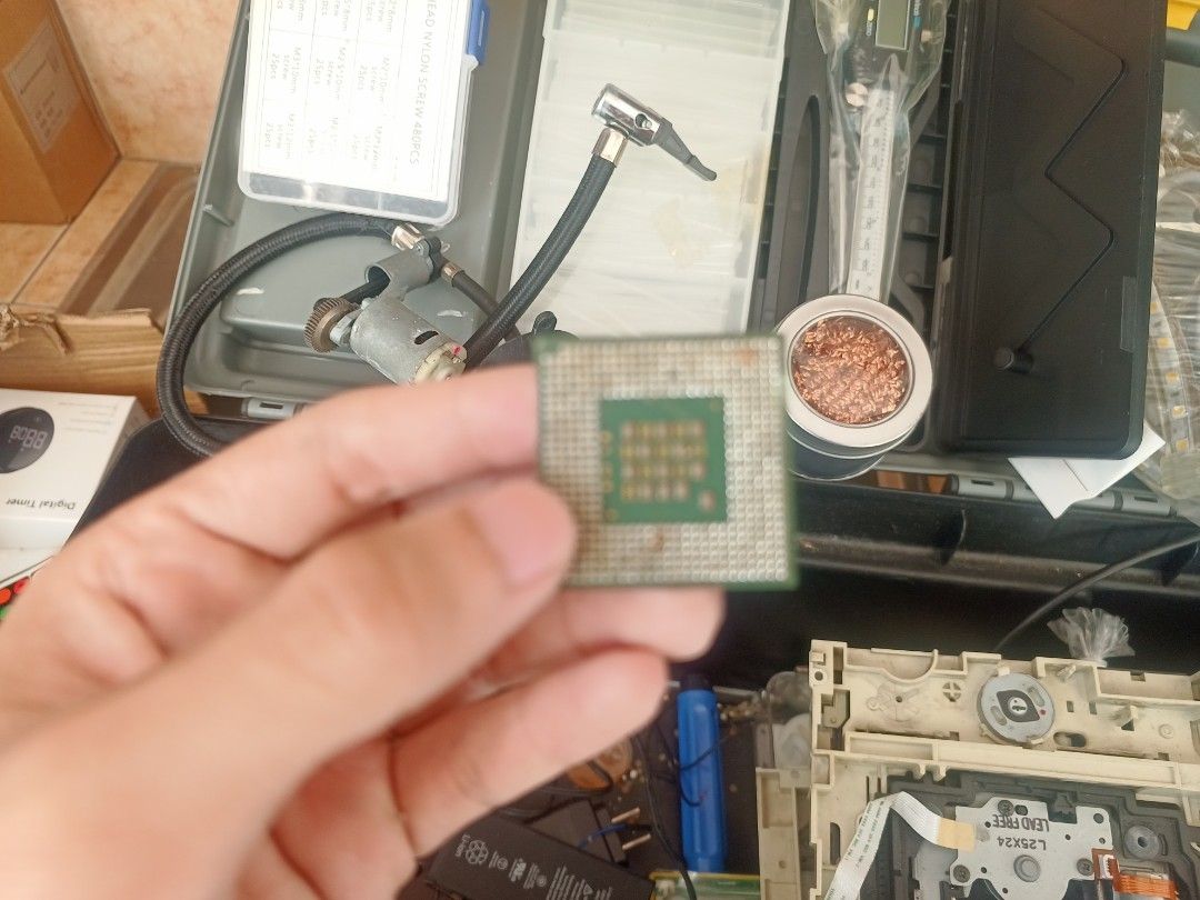💻 Intel Pentium 4 2.8 GHz CPU – Vintage ⚡ (Category: Computer Parts) located in Manila. Submitted by blackwing67 (Listing ID 1426794287, Image 2). Description: Selling an Intel Pentium 4 2.8 GHz CPU – perfect for: 🕹 Retro PC builds 🖥 Learning projects 🎮 Vintage computing enthusiasts ✅ Single-core, Socket 478 ✅ Tested and working 📦 Buyer handles shipping/delivery fee.