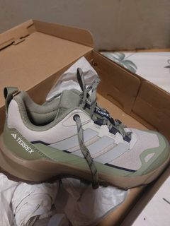 (Category: ) located in . Submitted by closet_box (Listing ID 1426856838, Image 1). Description: .